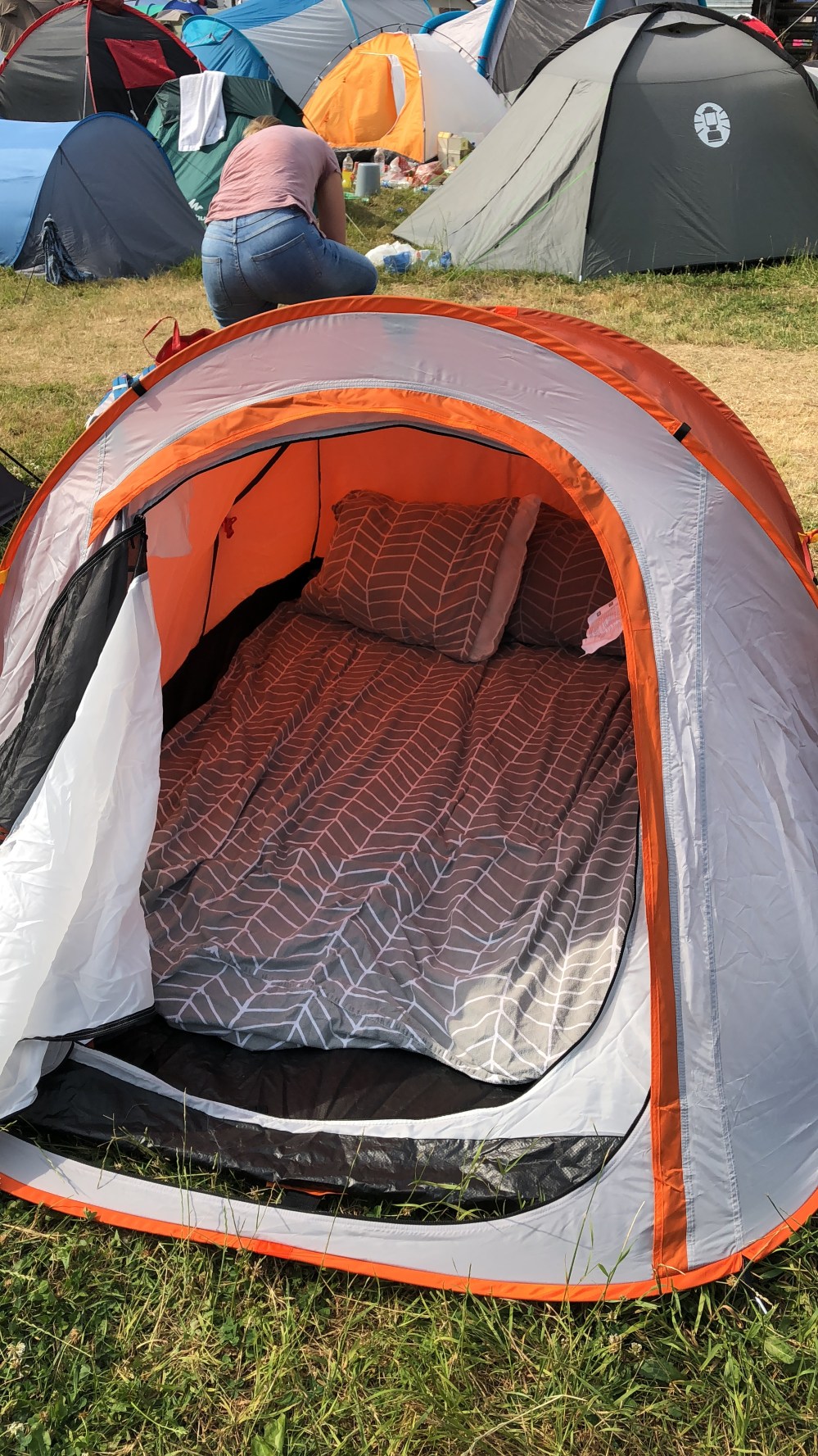 AABC66F9-68BD-4B7F-8C5B-32029E4C9025